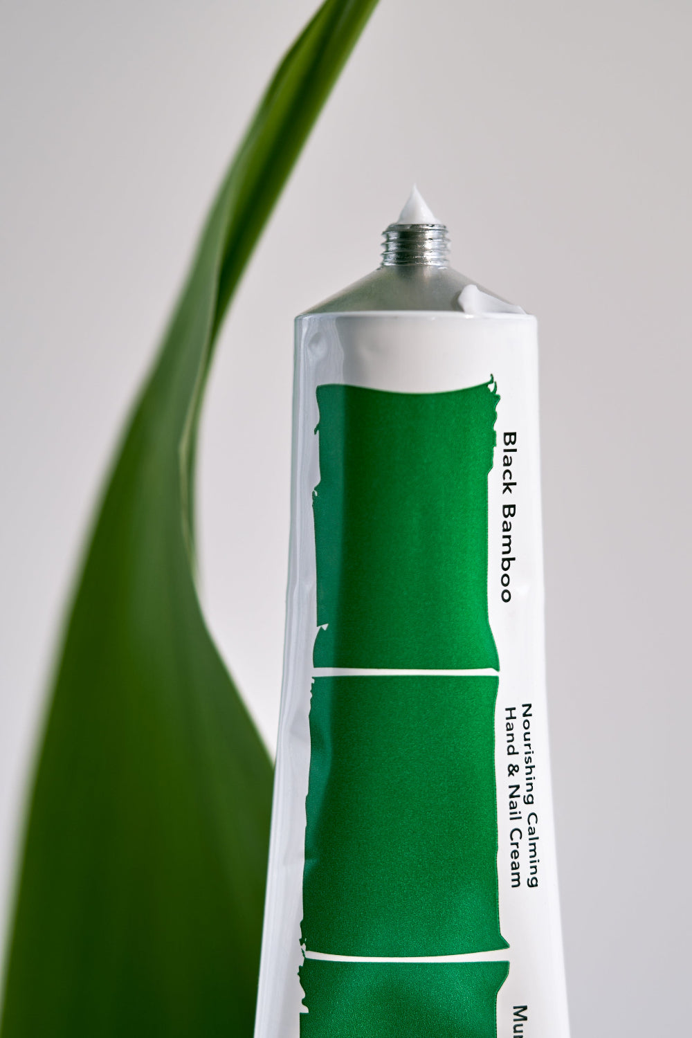 haruharu wonder - Black Bamboo Nourishing Calming Hand & Nail Cream 50ml