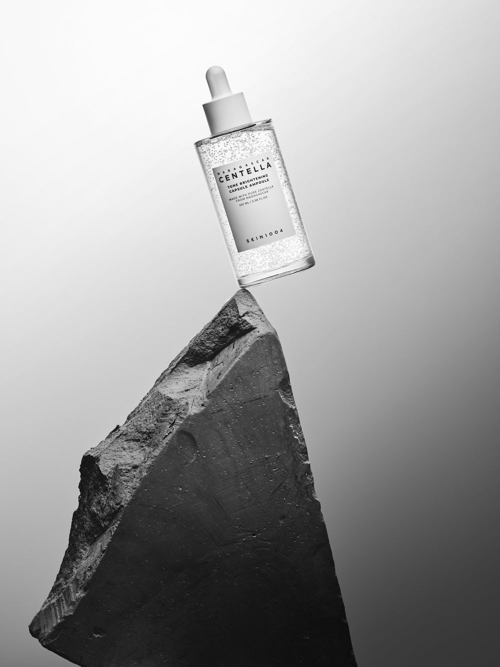 Skin1004 - Madagascar Centella Tone Brightening Capsule Ampoule